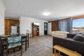 3 Turtles Unit 6 of 49 Landsborough St SWR - No sheets or towels provided